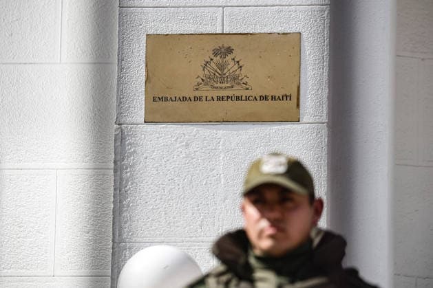 Santiago, August 22, 2026 The Haitian Embassy in Santiago is stormed by Haitian citizens due to issues with embassy staff and excessive fees for paperwork required to work in Chile. Diego Martin Aton Chile, Aton 1182669 jpeg  Copyright: DIEGOxMARTIN ATONxCHILE