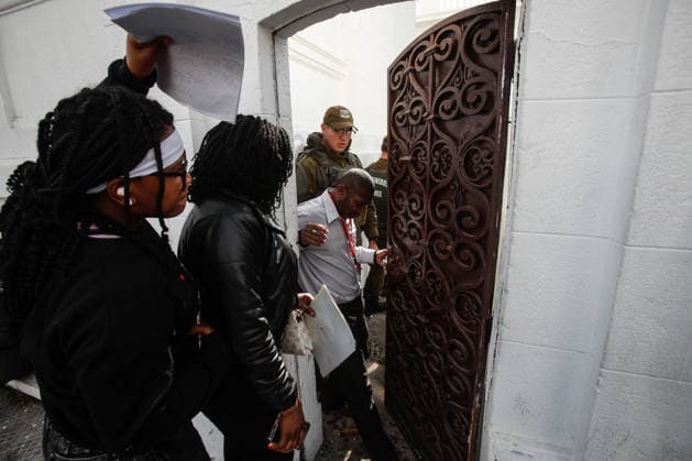Santiago, August 22, 2026: The Haitian Embassy in Santiago is stormed by Haitian citizens due to issues with embassy staff and excessive fees for the paperwork required to work in Chile. Diego Martin Aton, Chile; Aton 1182671 jpeg  Copyright: DIEGOxMARTIN ATONxCHILE