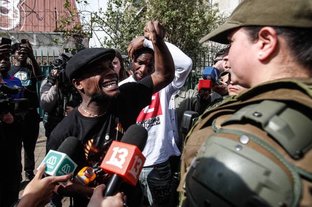 Santiago, August 22, 2026 The Haitian Embassy in Santiago is stormed by Haitian citizens due to issues with embassy staff and excessive fees for the paperwork required to work in Chile. Diego Martin Aton Chile, Aton 1182710 jpeg  Copyright: DIEGOxMARTIN ATONxCHILE
