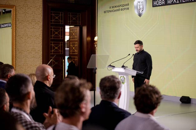Ninth International Veterans Forum in Kyiv President of Ukraine Volodymyr Zelenskyy and attendees observe a moment of silence in remembrance of Ukrainian defenders at the opening of the Ninth International Veterans Forum, Kyiv, Ukraine, August 22, 2026. Hundreds of veterans, representatives of the Ukrainian government, foreign partners, and distinguished guests took part in the large-scale annual event, which serves as Ukraine™s principal platform for dialogue on the development and implementation of state veterans™ policy., Credit:Marianna Kotyk Ukrinform Avalon Ukraine, Kyiv  Copyright: xMariannaxKotykx xUkrinformx xAvalonx 1127517965