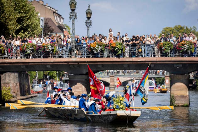 NEWS: Hirsebreifahrt 2026 Ã Strasbourg 22 08 2026 La Hirsebreifahrt, traditionnelle course de la bouillie de millet. Cette tradition, nÃ e en 1456, commÃ more le pacte d™entraide conclu entre Strasbourg et Zurich. Les Zurichois avaient alors dÃ montrÃ leur capacitÃ Ã rejoindre Strasbourg en moins de 24 heures en transportant par bateau une marmite de bouillie de millet encore chaude. L™Ã vÃ nement est organisÃ Ã nouveau tous les dix ans depuis 1946 et cÃ lebre aujourd™hui l™amitiÃ entre Strasbourg et Zurich.  Copyright: xelyxandroxcegarrax
