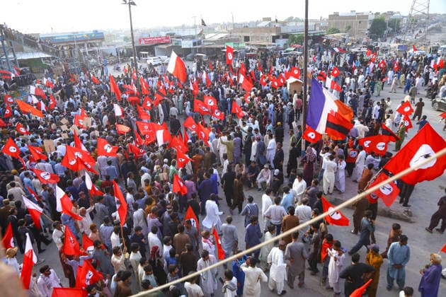 Sindh Action Committee March Hyderabad Pakistan Nationalist party workers wave flags during a march from Qasimabad to the Hyderabad bypass to protest the creation of new administrative units in Hyderabad, Pakistan, on August 22, 2026. The Sindh Action Committee organized the demonstration to demand that the province remain undivided. Hyderabad Sindh Pakistan Copyright: xJanxAlixLagharix