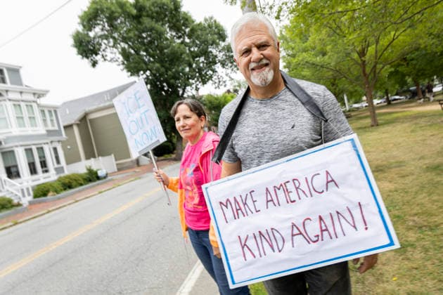 Aug. 22, 2026. Newburyport, MA. People stood out at Bartlett Mall to protest recent ICE actions in Newburyport stopthecoup handsoff nokings standupforimmigrants nofearstreettheater immigrantrights, humanrights, socialjustice, indivisible, noice EndICERaids ICE, dueprocess endice protectourdemocracy Resistance AntiTrump DumpTrump newburyportma Newburyport Massachusetts USA EDITORIAL USE ONLY Copyright: x x2026xMarilynxHumphriesx MARILYNxHUMPHRIESx mhphotos017087