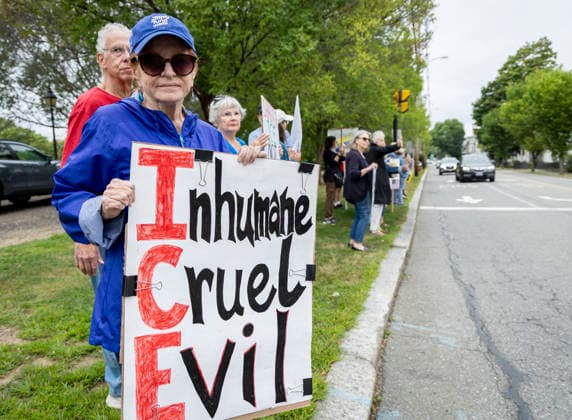 Aug. 22, 2026. Newburyport, MA. People stood out at Bartlett Mall to protest recent ICE actions in Newburyport stopthecoup handsoff nokings standupforimmigrants nofearstreettheater immigrantrights, humanrights, socialjustice, indivisible, noice EndICERaids ICE, dueprocess endice protectourdemocracy Resistance AntiTrump DumpTrump newburyportma Newburyport Massachusetts USA EDITORIAL USE ONLY Copyright: x x2026xMarilynxHumphriesx MARILYNxHUMPHRIESx mhphotos017092