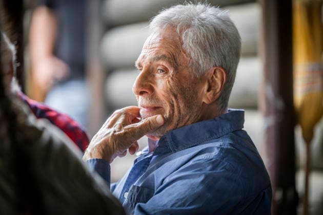 DEFA Schauspieler Gojko MitiÄ‡ im Karl May Museum Radebeul Die Rückkehr der Blackfoot-Frau: Namensweihe mit Gojko MitiÄ‡ im Karl May Museum Radebeul. Nach drei Jahren aufwändiger Restaurierung kehrt die beliebte Blackfoot-Frau nun am 22. August zurück in die Villa Bärenfett. Die Figur wurde auf den Namen Sitopanaki getauft, diesen Namen trug die Filmrolle der Frau welche die Partnerin von Mitic im Indianerfilm die Söhne der Großen Bärin trug. Radebeul Sachsen Deutschland *** DEFA Actor Gojko Mitic at the Karl May Museum in Radebeul: The Return of the Blackfoot Woman—A Naming Ceremony with Gojko Mitic at the Karl May Museum in Radebeul After three years of extensive restoration, the beloved Blackfoot Woman will return to Villa Bäre