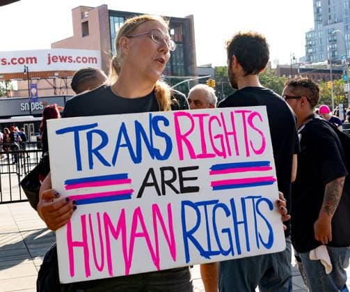 Protest Scenes outside Barclay Center for Indiana Fever vs NY Liberty WNBA Protest Scenes outside Barclay Center for Indiana Fever vs NY Liberty WNBA, Pro Trans Activists and Sophie Cunningham Supporters came out for the Liberty vs Fever Game. There is a huge controversy over men playing in women s sports. Sophie Cunningham of the Fever has been very vocal about the topic. , Barclay Center, NY. 22 Aug 2026 Pictured: Protestors Outside Fever vs Liberty Game at Barclay Center.  Copyright: xThexMegaxAgencyxMayerx xMEGAx