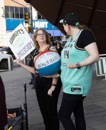 Protest Scenes outside Barclay Center for Indiana Fever vs NY Liberty WNBA Protest Scenes outside Barclay Center for Indiana Fever vs NY Liberty WNBA, Pro Trans Activists and Sophie Cunningham Supporters came out for the Liberty vs Fever Game. There is a huge controversy over men playing in women s sports. Sophie Cunningham of the Fever has been very vocal about the topic. , Barclay Center, NY. 22 Aug 2026 Pictured: Protestors Outside Fever vs Liberty Game at Barclay Center.  Copyright: xThexMegaxAgencyxMayerx xMEGAx