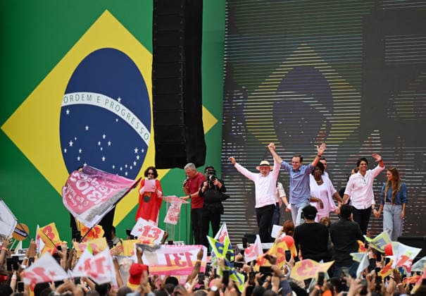 (260822) -- RIO DE JANEIRO, Aug. 22, 2026 -- Brazilian President Luiz Inacio Lula da Silva (wearing a hat), presidential candidate of Brazil s ruling Workers Party, attends a campaign rally in Rio de Janeiro, Brazil, Aug. 22, 2026. ) BRAZIL-RIO DE JANEIRO-PRESIDENTIAL ELECTION-CAMPAIGN RALLY JinxHaoyuan 