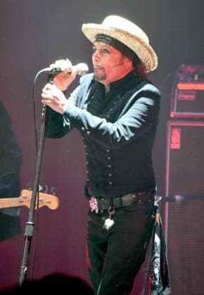 Adam Ant on stage for SQUEEZE - TRIED, TESTED AND TRIXIES in Concert, Fox Theatre, Atlanta, GA, August 22, 2026. Photo By: Derek Storm Everett Collection SQUEEZE - TRIED, TESTED AND TRIXIES in Concert PUBLICATIONXNOTxINxCANxCHNxFRAxITAxJPNxNORxPOLxRUSxESPxUKxUSA