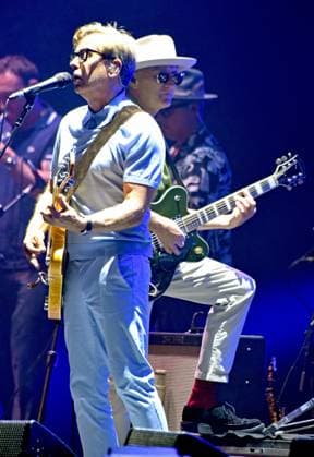 Haircut 100, Graham Jones, Nick Heyward on stage for SQUEEZE - TRIED, TESTED AND TRIXIES in Concert, Fox Theatre, Atlanta, GA, August 22, 2026. Photo By: Derek Storm Everett Collection SQUEEZE - TRIED, TESTED AND TRIXIES in Concert PUBLICATIONXNOTxINxCANxCHNxFRAxITAxJPNxNORxPOLxRUSxESPxUKxUSA