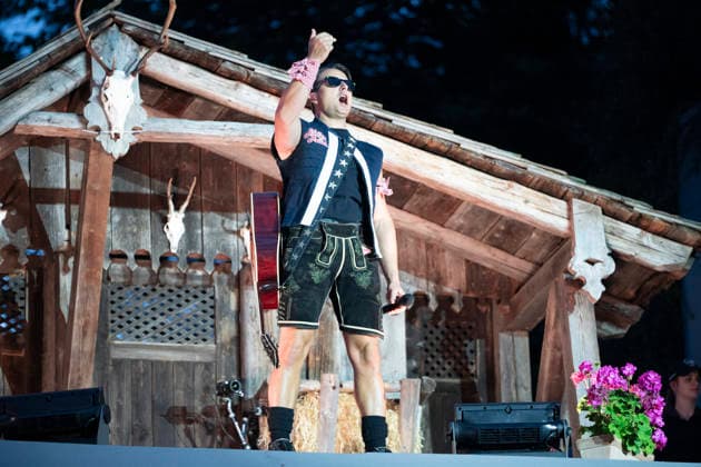 22.08.2026, Kitzbühel, Tennis Stadion, Kitzbühel Musikfestival,, Andreas Gabalier Kitzbühel Tennis Stadion Tirol Austria *** August 22, 2026, Kitzbühel, Tennis Stadium, Kitzbühel Music Festival, Andreas Gabalier, Kitzbühel Tennis Stadium, Tyrol, Austria Copyright: xJustPictures.ch AlexanderxRaemyx jp-de-AlRa-DSC02844