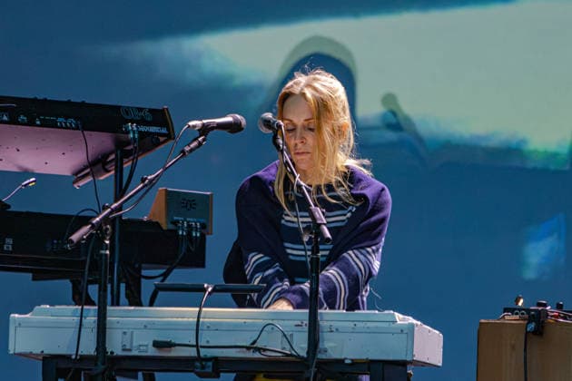 Konzert von Agnes Obel auf dem Kunst!Rasen Bonn - 22.08.26 Die dänische Sängerin und Pianistin Agnes Obel beim Open-Air-Live-Auftritt auf dem Kunst!Rasen Bonn. Bonn Gr Nordrhein-Westfalen Deutschland *** Agnes Obel Concert at Kunst Rasen Bonn, August 22, 2026. Danish singer and pianist Agnes Obel performing live at an open-air concert at Kunst Rasen Bonn, Bonn, North Rhine-Westphalia, Germany Copyright: xMarcxJohnx