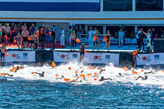 August 23, 2026, Istanbul, Turkey: Swimmers take part in the 38th Bosphorus Cross-Continental Swimming Race, crossing from the Asian side to the European side of the city in Istanbul, Turkey. Istanbul Turkey - ZUMAz174 20260823_zip_z174_001 Copyright: xMoexZoyarix