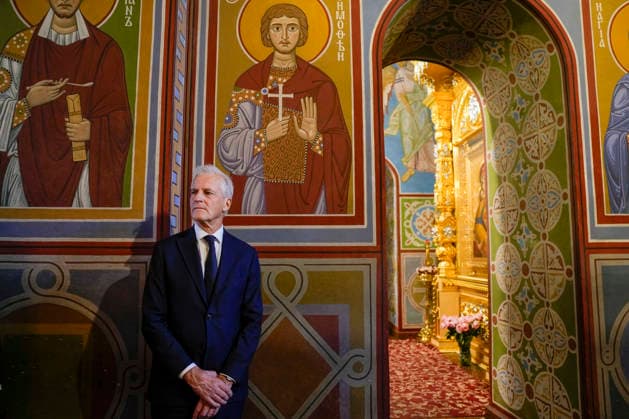 Statsminister i Kyiv Kyiv, Ukraina 20260823. Statsminister Jonas Gahr Store besoker St. Michael s katedral. Statsministeren er i Kyiv for a delta pa et toppmote med Ukraina og de nordisk-baltiske landene, markere Ukrainas nasjonale flaggdag og moter med ukrainske myndigheter. Foto: Javad Parsa NTB Kyiv Ukraina McYPz6gtDEw EDITORIAL USE ONLY Ref:_BNC_POLMcYPz6gtDEw.jpg *** Prime Minister in Kyiv, Ukraine, August 23, 2026 Prime Minister Jonas Gahr Store visits St. Michael’s Cathedral The Prime Minister is in Kyiv to participate in a summit with Ukraine and the Nordic-Baltic countries, to mark Ukraine’s National Flag Day, and to meet with Ukrainian authorities. Photo: Javad Parsa, NTB, Kyiv, Ukraine, McYPz6gtDEw. EDITORIAL USE ONLY. R  Copyright: xJavadxParsax xNTBx