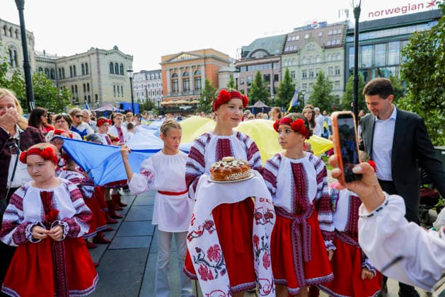 News Bilder des Tages Markering av den ukrainske uavhengighetsdagen i Oslo Oslo 20260823. Markering av den ukrainske uavhengighetsdagen pa Eidsvolls plass utenfor Stortinget i Oslo. Foto: Amanda Pedersen Giske NTB Oslo Norge CsgEayS2__8 EDITORIAL USE ONLY Ref:_BNC_POLCsgEayS2__8.jpg *** Celebration of Ukrainian Independence Day in Oslo Oslo 20260823 Celebration of Ukrainian Independence Day at Eidsvolls plass outside the Storting in Oslo Photo: Amanda Pedersen Giske, NTB, Oslo, Norway CsgEayS2 8 EDITORIAL USE ONLY Ref BNC POLCsgEayS2 8 jpg  Copyright: xAmandaxPedersenxGiskex xNTBx