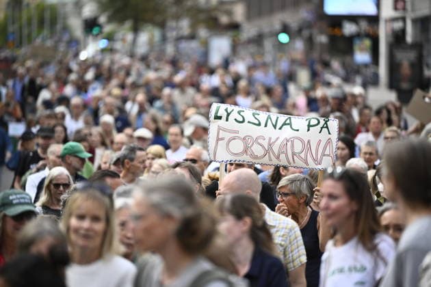 STOCKHOLM, SVERIGE 20260823 Demonstranter da Naturskyddsföreningen tillsammans med Rebellmammorna, Rebellpapporna och Researchers Desk anordnar en stor klimatdemonstration i Stockholm. STOCKHOLM SVERIGE x10430x *** STOCKHOLM, SWEDEN 20260823 Protesters as the Swedish Society for Nature Conservation, together with the Rebel Moms, Rebel Dads, and Researchers Desk, organize a large climate protest in Stockholm STOCKHOLM SWEDEN x10430x  Copyright: xChristinexOlsson TTx KLIMATDEMONSTRATION STOCKHOLM l9sWuaDRHEU