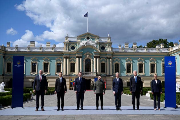 LKS 20260823 Latvia s Prime Minister Andris Kulbergs (L), Finland s President Alexander Stubb, Estonia s Prime Minister Kristen Michal, President of Ukraine Volodymyr Zelensky, Norway s Prime Minister Jonas Gahr Store, Lithuania s President Gitanas Nauseda and Denmark s Prime Minister Mette Frederiksen (R) during the Official welcoming ceremony family photo of the Ukraine-Nordic-Baltic Summit in Kyiv, Ukraine on August 23, 2026. - ANTTI AIMO-KOIVISTO Kiova Ukraina  Copyright: xAnttixAimo-Koivistox AhX8OVQ3LwA