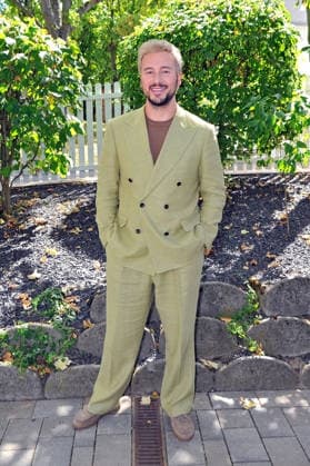 ZDF - Fernsehgarten. Sänger Yannick Bovy während der ZDF - Unterhaltungsshow Fernsehgarten am 23.08.2026 in Mainz. Weihnachten im Fernsehgarten. 20260823MWI140737 *** ZDF Fernsehgarten singer Yannick Bovy during the ZDF entertainment show Fernsehgarten on August 23, 2026, in Mainz; Christmas at the Fernsehgarten 20260823MWI140737