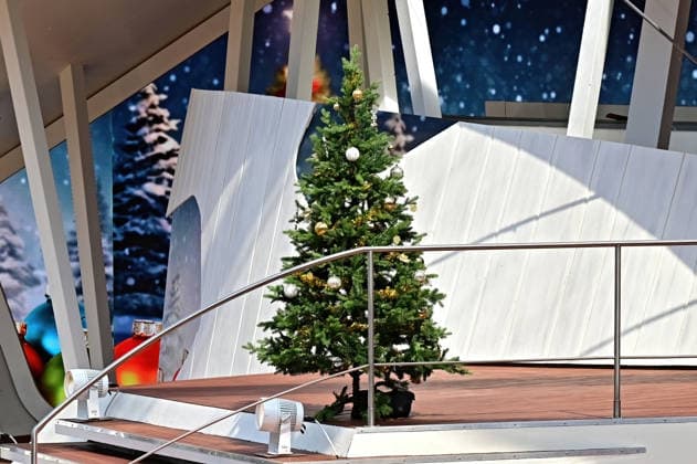 ZDF - Fernsehgarten. Weihnachten im ZDF - Unterhaltungsshow Fernsehgarten am 23.08.2026 in Mainz. 20260823MWI141437 *** ZDF Fernsehgarten Christmas on ZDF s entertainment show Fernsehgarten on August 23, 2026, in Mainz 20260823MWI141437