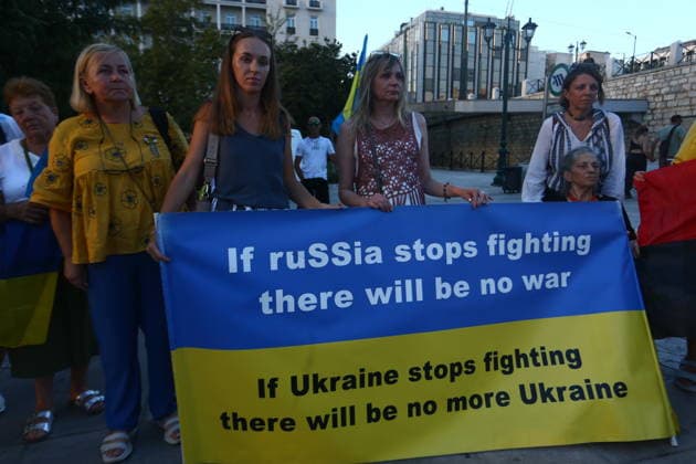 News Bilder des Tages August 23, 2026, Athens, Greece: Ukrainians gathered in Syntagma Square in Athens to mark the 35th anniversary of UkraineÃ¢â‚¬â ¢s independence. The blue-and-yellow flags filled the square as members of the Ukrainian community came together to commemorate August 24, 1991, when Ukraine declared its independence, and to express their solidarity with their homeland. Athens Greece  - ZUMAv62_ 20260823_zaf_v62_003 Copyright: xAristidisxVafeiadakisx