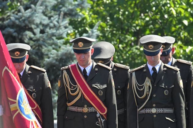 Honour guards observe a moment of silence in remembrance of those who perished in the Russia-Ukraine war during the ceremony to raise the State Flag at the National Museum of the History of Ukraine in the Second World War Memorial Complex on National Flag Day, Kyiv, Ukraine, August 23, 2026. (Photo by Yevhen Kotenko Ukrinform) Raising of State Flag of Ukraine in Kyiv  Copyright: xYevhenxKotenkox