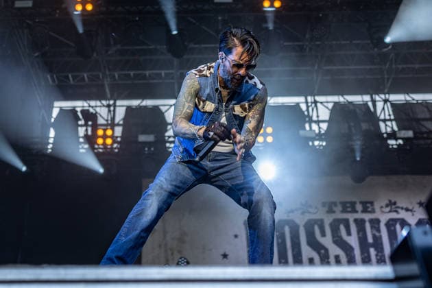 Konzert von The BossHoss auf dem Kunst!Rasen Bonn - 23.08.26 Alec VOELKL (Boss Burns) - Die Berliner Country-Rock-Band The BossHoss beim Open-Air-Live-Auftritt auf dem Kunst!Rasen Bonn. Bonn Gronau Nordrhein-Westfalen Deutschland *** The BossHoss concert at Kunst Rasen Bonn, August 23, 2026, Alec VOELKL, Boss Burns —The Berlin country rock band The BossHoss performing live at an open-air concert at Kunst Rasen Bonn, Bonn, Gronau, North Rhine-Westphalia, Germany Copyright: xMarcxJohnx
