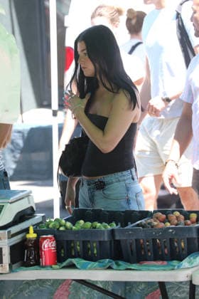 Celebrities shopping at the Farmers Market Featuring: Charli D Amelio Where: Studio City, California, United States When: 23 Aug 2026 Credit: H2Y INSTARimages EDITORIAL USE ONLY. NOT FOR USE BY NEWSPAPERS BASED IN THE UK. Copyright: xx instar55939948