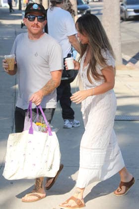 Celebrities shopping at the Farmers Market Featuring: Jennifer Grey Where: Studio City, California, United States When: 23 Aug 2026 Credit: H2Y INSTARimages EDITORIAL USE ONLY. NOT FOR USE BY NEWSPAPERS BASED IN THE UK. Copyright: xx instar55939951