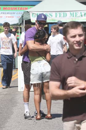 Celebrities shopping at the Farmers Market Featuring: Steve Howey Where: Studio City, California, United States When: 23 Aug 2026 Credit: H2Y INSTARimages EDITORIAL USE ONLY. NOT FOR USE BY NEWSPAPERS BASED IN THE UK. Copyright: xx instar55939959