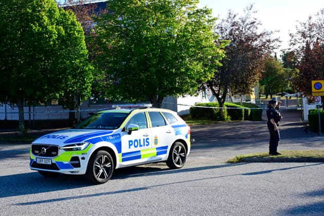 FAGERSTA, SVERIGE 202608 Polisen pa plats utanför Brinellskolan i Fagersta pa mandagen, där ett skoldad inträffade pa fredagen. FAGERSTA SVERIGE x10030x *** FAGERSTA, SWEDEN 202608 Police were on the scene outside Brinell School in Fagersta on Monday, where a school shooting occurred on Friday FAGERSTA SWEDEN x10030x  Copyright: xJonasxEkströmer TTx SKOLDAD FAGERSTA Pmkfr5RuiE0