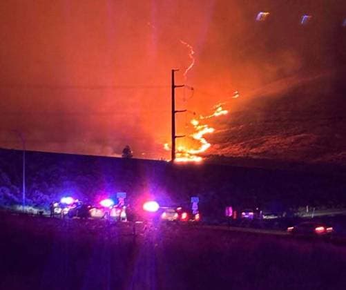Fast-moving Hawk Fire threatens Reno, forcing thousands to evacuate RENO, NEVADA, UNITED STATES - AUGUST 23: (----EDITORIAL USE ONLY - MANDATORY CREDIT - WASHOE COUNTY SHERIFF S OFFICE HANDOUT - NO MARKETING NO ADVERTISING CAMPAIGNS - DISTRIBUTED AS A SERVICE TO CLIENTS----) Flames and smoke rise from the Hawk Fire as emergency vehicles are seen near the wildfire northwest of Reno, Nevada, United States, on August 23, 2026. The fast-moving wildfire prompted evacuation orders and warnings for thousands of residents as crews worked to contain the blaze. Washoe County Sheriff s Office Handout Anadolu Reno United States. Editorial use only. Please get in touch for any other usage.  Copyright: x2026xAnadoluxWashoexCountyxSheriff sxOffice Handoutx
