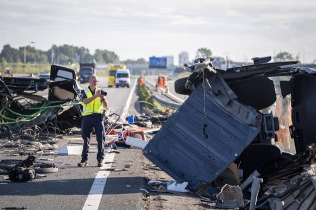 WEZEP - Emergency services on the A28 near Wezep (Gelderland) where multiple people were injured in an accident involving a coach and a delivery van. There were reportedly more than fifty people on board the bus. JEROEN JUMELET ANP netherlands out - belgium out  Copyright: xx x566172817x originalFilename: 566172817.jpg