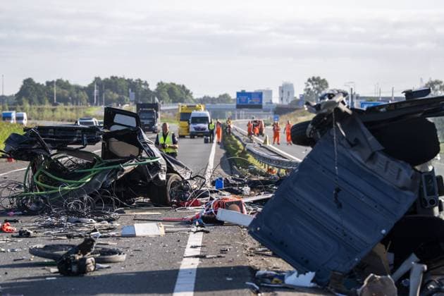 WEZEP - Emergency services on the A28 near Wezep (Gelderland) where multiple people were injured in an accident involving a coach and a delivery van. There were reportedly more than fifty people on board the bus. JEROEN JUMELET ANP netherlands out - belgium out  Copyright: xx x566172848x originalFilename: 566172848.jpg