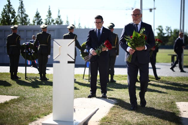 British PM Andy Burnham visits Ukraine Britain s prime minister Andy Burnham (C) and Estonia s President Alar Karis take part in a wreath-laying ceremony at Ukraine s national military memorial cemetery in Hatne, southwest of Kyiv on August 24, 2026. Ukraine hosts a meeting of its key European backers on August 24 to press for critical air-defence supplies and more pressure on Moscow, with Russian attacks killing more civilians than at any time since the first months of the invasion., Credit:HENRY NICHOLLS PA ROTA - B68 Avalon Ukraine, Hatne  Copyright: xHENRYxNICHOLLSx xPAxROTAx-xB68x xAvalonx 1128171981