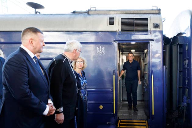 Prime Minister Andy Burnham visits Ukraine 24 08 2026. Kyiv, Ukraine. Prime Minister Andy Burnham arrives in Kyiv as he travels by train to Ukraine to mark Ukraine™s Independence Day., Credit:Lauren Hurley B66 Avalon Ukraine, Kyiv, Kyiv  Copyright: xLaurenxHurleyx xB66x xAvalonx 1128169612
