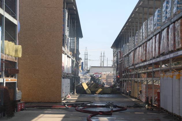 Five injured in Russian strikes on warehouse facilities in Ukraine s Odesa ODESA, UKRAINE - AUGUST 24: Firefighters work at a damaged warehouse facility following a Russian strike in the Odesa, Ukraine, on August 24, 2026. According to local authorities, five people were injured in strikes targeting warehouse facilities, with three hospitalized in moderate condition. Emergency crews continue to clear the aftermath of the attack at the affected sites. Arthur Shvits Anadolu Odessa Ukraine. Editorial use only. Please get in touch for any other usage.  Copyright: x2026xAnadoluxArthurxShvitsx