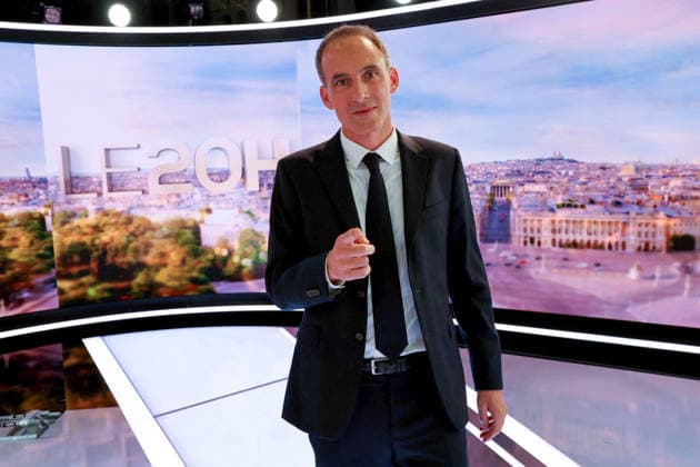 Raphael Glucksmann Announces Presidential Candidacy - France Raphael Glucksmann. French journalist Audrey Crespo-Mara and French centre-left party Place publique s leader and MEP Raphael Glucksmann pose prior to an interview to announce his candidacy for the 2027 French presidential election on the evening news broadcast of French TV channel TF1 in Boulogne-Billancourt, outside Paris, on August 23, 2026. Photo by Alain Robert Pool ABACAPRESS.COM Paris France  Copyright: xAlainxRobert Pool ABACAx