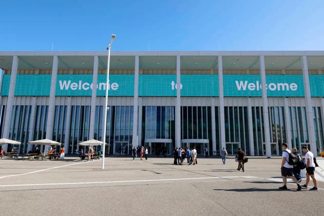 Welcome und Opening der Entwicklerkonferenz für die Videospielbranche gamescom dev im Confex Conference Center auf dem Gelände der Koelnmesse. Köln, 24.08.2026 *** Welcome and Opening of the gamescom dev video game industry developer conference at the Confex Conference Center on the Koelnmesse grounds in Cologne, August 24, 2026 Foto:xR.xStoffelsx xFuturexImagex gamescon_dev_6801