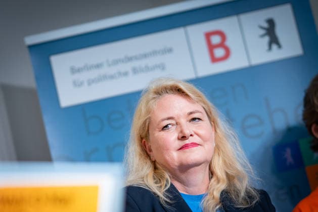 Kristin Brinker, AfD, während der Vorführung des Wahl-o-Maten;Wahl-o-Mat zur Berliner Landeswahl 2026 geht online - Vorstellung des Wahl-o-Maten, Berlin Berlin Deutschland Berliner Landeszentrale für pol *** Kristin Brinker, AfD, during the demonstration of the Wahl o Maten app for the 2026 Berlin state election; online presentation of the Wahl o Maten app, Berlin, Berlin, Germany, Berlin State Office for Pol