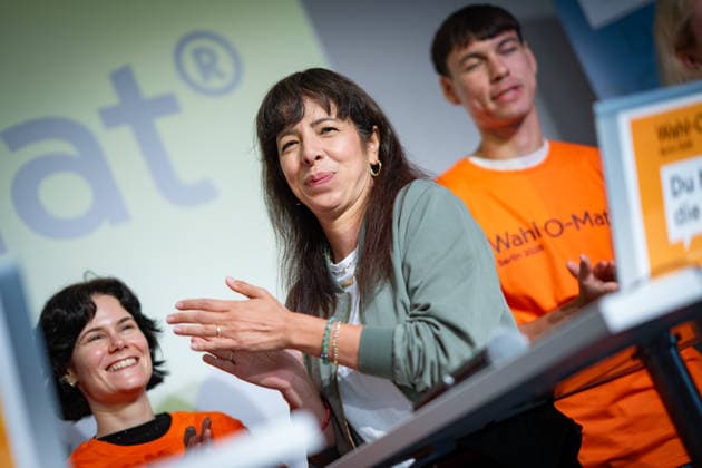 Elif Eralp, Die Linke, während der Präsentation des Wahl-o-Maten;Wahl-o-Mat zur Berliner Landeswahl 2026 geht online - Vorstellung des Wahl-o-Maten, Berlin Berlin Deutschland Berliner Landeszentrale für pol *** Elif Eralp, The Left, during the presentation of the Wahl o Maten for the 2026 Berlin state election; online presentation of the Wahl o Maten, Berlin, Berlin, Germany, Berlin State Office for Pol