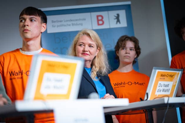 Kristin Brinker, AfD, während der Vorführung des Wahl-o-Maten;Wahl-o-Mat zur Berliner Landeswahl 2026 geht online - Vorstellung des Wahl-o-Maten, Berlin Berlin Deutschland Berliner Landeszentrale für pol *** Kristin Brinker, AfD, during the presentation of the Wahl o Maten for the 2026 Berlin state election; online presentation of the Wahl o Maten, Berlin, Berlin, Germany, Berlin State Office for Pol