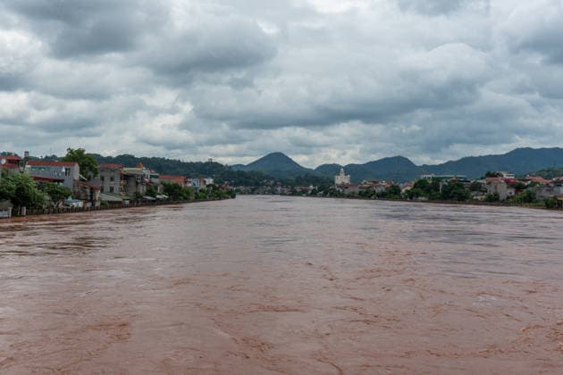 Typhoon Narra floods Lang Son, Vietnam LANG SON, VIETNAM - AUGUST 24: Residents and soldiers clear debris and assist with cleanup operations following flooding in L?ng Son, Vietnam, on August 24, 2026. The flooding, caused by heavy rains associated with Typhoon No. 4, has affected homes, roads and businesses across the province. Magdalena Chodownik Anadolu Lang Son Vietnam. Editorial use only. Please get in touch for any other usage.  Copyright: x2026xAnadoluxMagdalenaxChodownikx