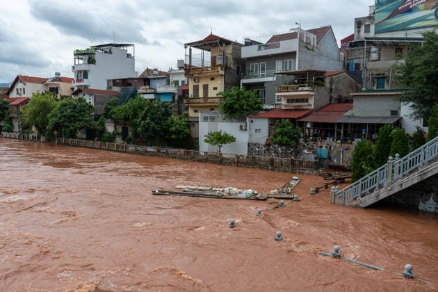 Typhoon Narra floods Lang Son, Vietnam LANG SON, VIETNAM - AUGUST 24: Residents and soldiers clear debris and assist with cleanup operations following flooding in L?ng Son, Vietnam, on August 24, 2026. The flooding, caused by heavy rains associated with Typhoon No. 4, has affected homes, roads and businesses across the province. Magdalena Chodownik Anadolu Lang Son Vietnam. Editorial use only. Please get in touch for any other usage.  Copyright: x2026xAnadoluxMagdalenaxChodownikx