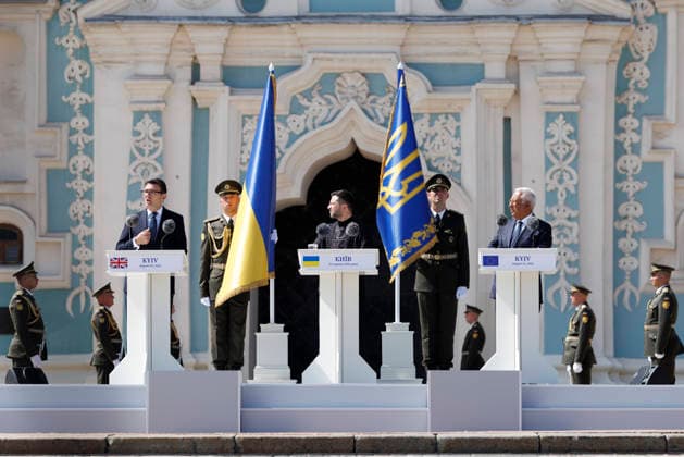 Prime Minister Andy Burnham visits Ukraine 24 08 2026. Kyiv, Ukraine. Prime Minister Andy Burnham attends a commemorative ceremony where he accepted an Honorary Distinction to the British People, Gratitude of the Ukrainian People, during Ukraine™s 35th Independence Day held in front of Kyiv™s St Sofia Cathedral., Credit:Lauren Hurley B66 Avalon Ukraine, Kyiv, Kyiv  Copyright: xLaurenxHurleyx xB66x xAvalonx 1128204154