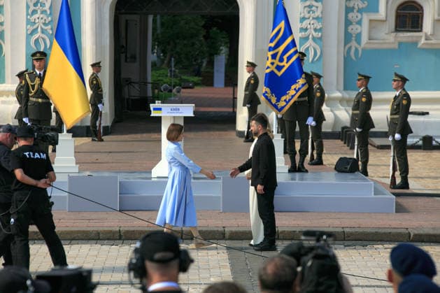 President of Ukraine Volodymyr Zelenskyy and First Lady Olena Zelenska welcome President of Moldova Maia Sandu during the official celebration of the 35th anniversary of the restoration of Ukraine’s independence in Sofiiska Square, Kyiv, Ukraine, August 24, 2026. (Photo by Marianna Kotyk Ukrinform) Celebration of Ukraine’s 35th Independence Day in Kyiv  Copyright: xMariannaxKotykx