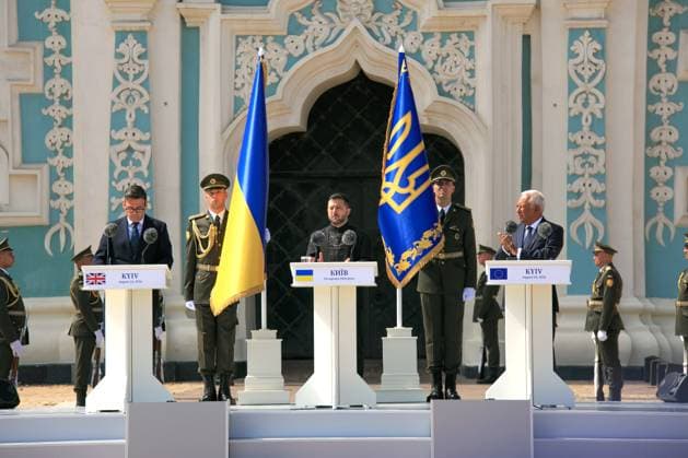 rime Minister of the United Kingdom Andy Burnham, President of Ukraine Volodymyr Zelenskyy and President of the European Council Antonio Costa (L to R) participate in the official celebration of the 35th anniversary of the restoration of Ukraine’s independence in Sofiiska Square, Kyiv, Ukraine, August 24, 2026. (Photo by Marianna Kotyk Ukrinform) Celebration of Ukraine’s 35th Independence Day in Kyiv  Copyright: xMariannaxKotykx