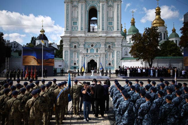 Ukraine Independence Day Ukraine s President Volodymyr Zelensky addresses Ukrainian Naval, Infantry National Guard of Ukraine and European leaders as he attends a commemorative ceremony marking Ukraine s 35th Independence Day outside St. Sofia cathedral in Kyiv on August 24, 2026. Ukraine hosts a meeting of its key European backers on August 24 to press for critical air-defence supplies and more pressure on Moscow, with Russian attacks killing more civilians than at any time since the first months of the invasion. The leaders of Luxembourg, Moldova, Estonia and EU Council President Antonio Costa are also in Kyiv for the talks hosted on Ukraine s Independence Day and which come amid the war s latest escalation., Credit:HENRY NICHOLLS PA RO  Copyright: xHENRYxNICHOLLSx xPAxROTAx-xB68x xAvalonx 1128204811