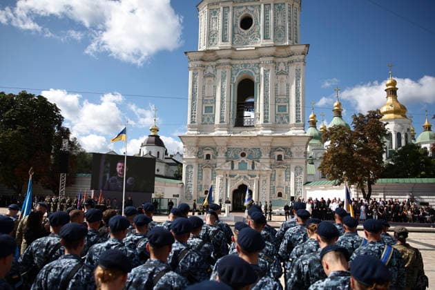 Ukraine Independence Day Ukrainian Naval Infantry listen to the speech of Ukraine s President Volodymyr Zelensky (C) as they attend a commemorative ceremony marking Ukraine s 35th Independence Day outside St. Sofia cathedral in Kyiv on August 24, 2026. Ukraine hosts a meeting of its key European backers on August 24 to press for critical air-defence supplies and more pressure on Moscow, with Russian attacks killing more civilians than at any time since the first months of the invasion. The leaders of Luxembourg, Moldova, Estonia and EU Council President Antonio Costa are also in Kyiv for the talks hosted on Ukraine s Independence Day and which come amid the war s latest escalation., Credit:HENRY NICHOLLS PA ROTA - B68 Avalon Ukraine, H  Copyright: xHENRYxNICHOLLSx xPAxROTAx-xB68x xAvalonx 1128204824
