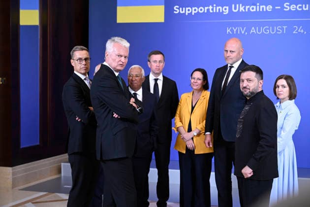LKS 20260824 Ukraine s President Volodymyr Zelensky (2nd R) pose with Finland s President Alexander Stubb (L), Lithuania s President Gitanas Nauseda, President of the European Council Antonio Costa, Ukraine s Prime Minister Sergiy Koretsky, Sweden s Foreign Minister Maria Malmer Stenergard and Latvia s Prime Minister Andris Kulbergs and Moldova s President Maia Sandu during a meeting of Coalition of the Willing in Kyiv, Ukraine on Ukraine’s 35th Independence Day, August 24, 2026. - ANTTI AIMO-KOIVISTO Kiova Ukraine  Copyright: xAnttixAimo-Koivistox PtrATDMs6mk