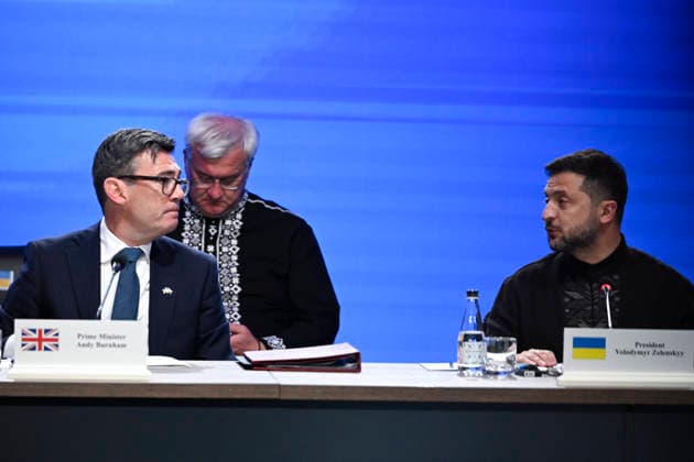 LKS 20260824 Britain s Prime Minister Andy Burnham (L) and Ukraine s President Volodymyr Zelensky (R) talks during the meeting of Coalition of the Willing in Kyiv, Ukraine on Ukraine’s 35th Independence Day, August 24, 2026. - ANTTI AIMO-KOIVISTO Kiova Ukraine  Copyright: xAnttixAimo-Koivistox 8aagLhUhLfU
